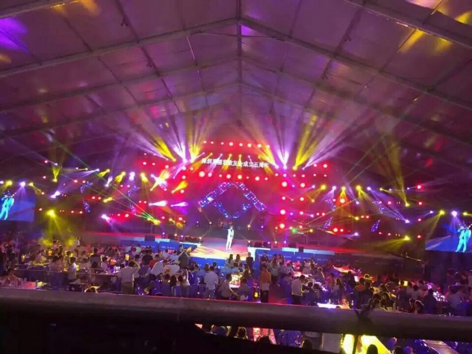 思成灯光助力2016年深圳市创新(xīn)创富大赛活动演出灯光效果图